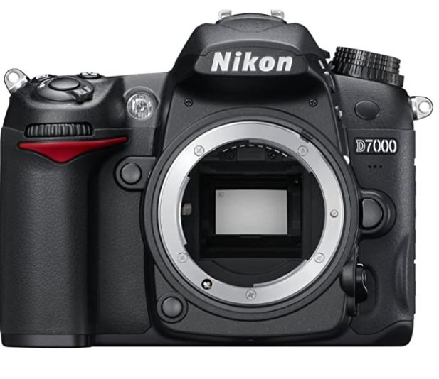 Nikon D7000 DSLR camera for apsc and full frame photography